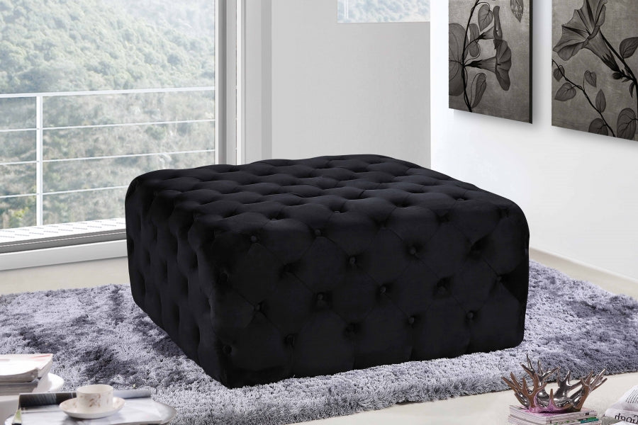 Aman Velvet Bench | Ottoman