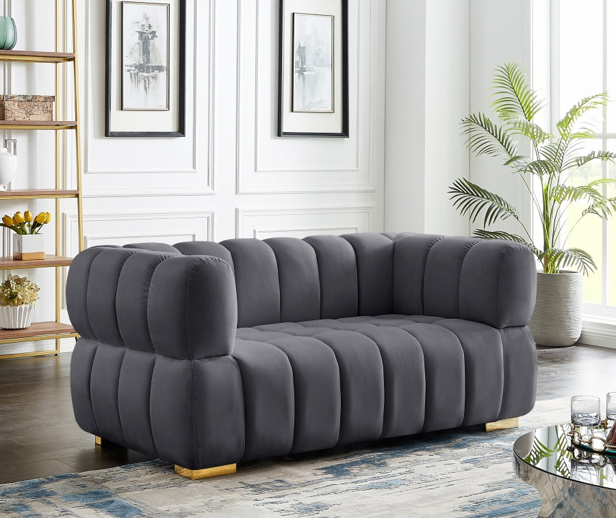 Liam Velvet Loveseat